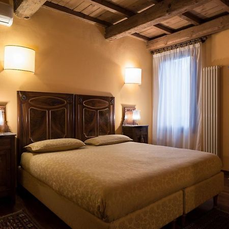 Piazza Nova Guest House Ферара Екстериор снимка