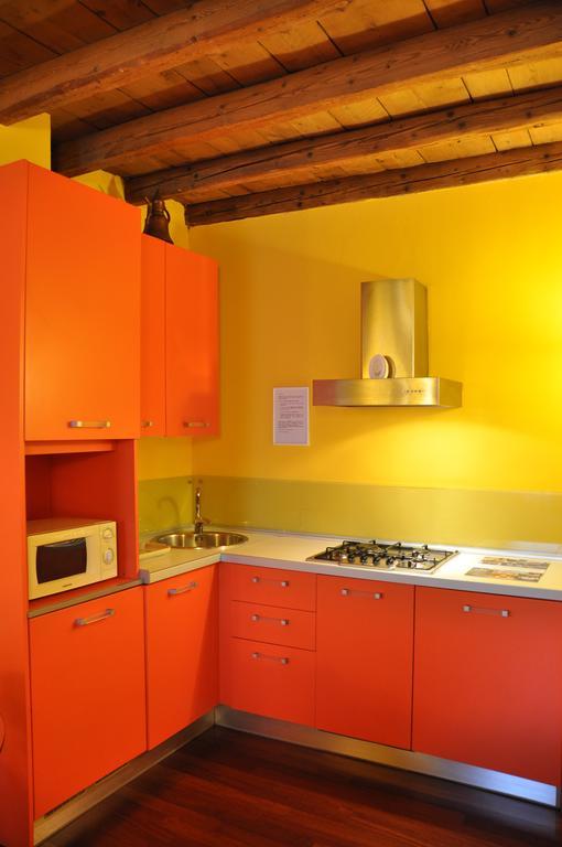 Piazza Nova Guest House Ферара Стая снимка
