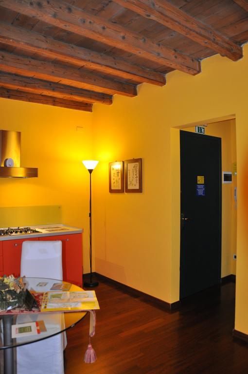 Piazza Nova Guest House Ферара Стая снимка