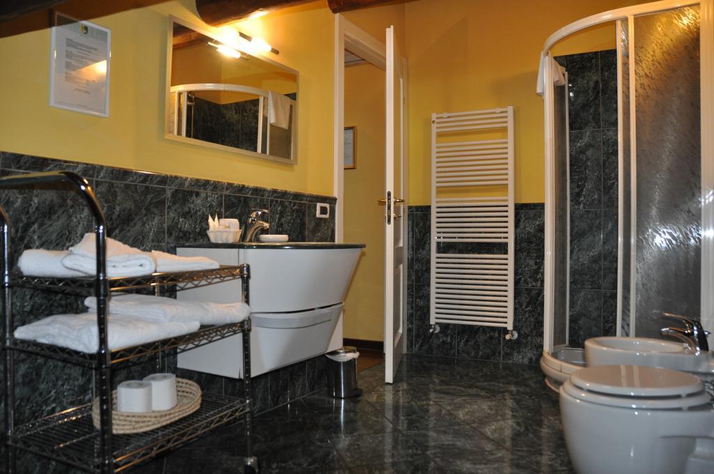 Piazza Nova Guest House Ферара Стая снимка