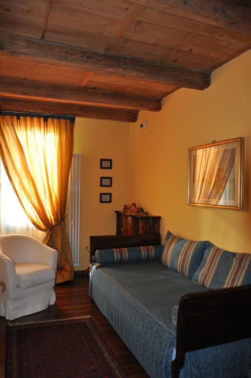 Piazza Nova Guest House Ферара Стая снимка