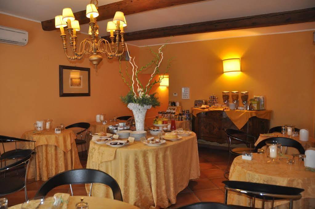 Piazza Nova Guest House Ферара Екстериор снимка