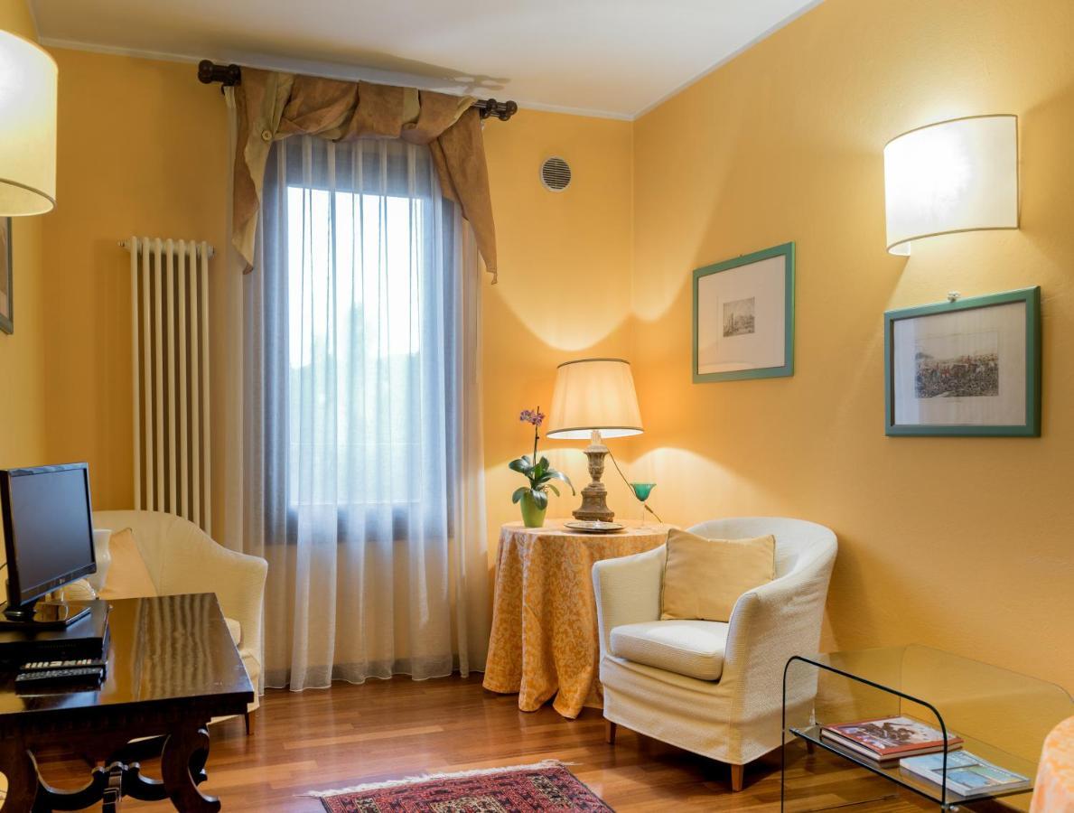 Piazza Nova Guest House Ферара Екстериор снимка