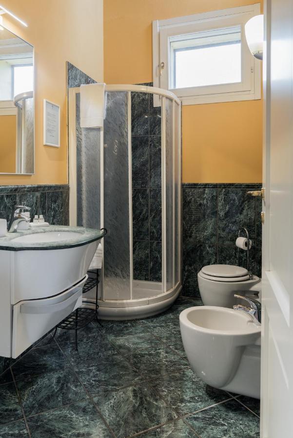 Piazza Nova Guest House Ферара Екстериор снимка