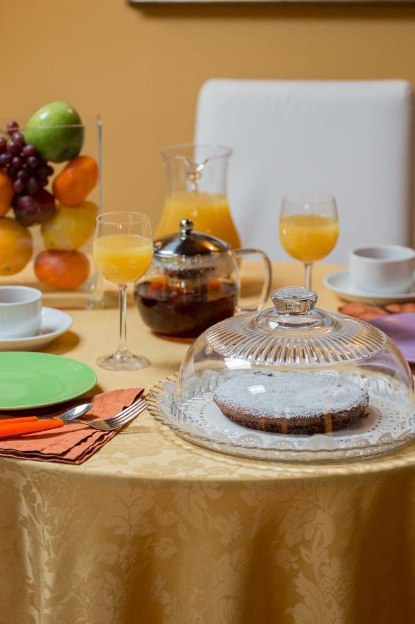 Piazza Nova Guest House Ферара Екстериор снимка